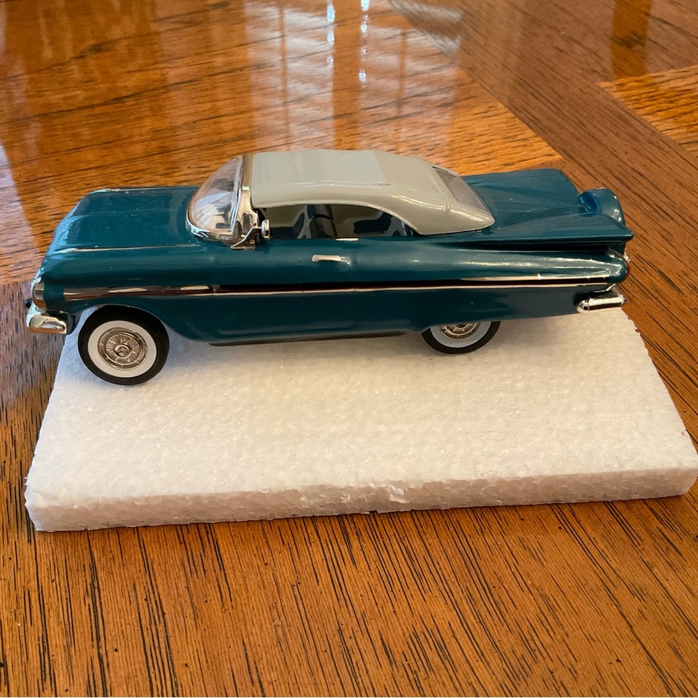 Department 56 Classic Cars 1959 Chevrolet Impala Convertable